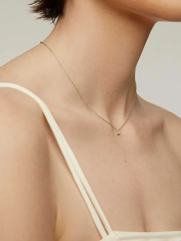 Collares De Plata-Aristocrazy Colgante De Oro Blanco De 18K Con Diamante 0,20 Cts